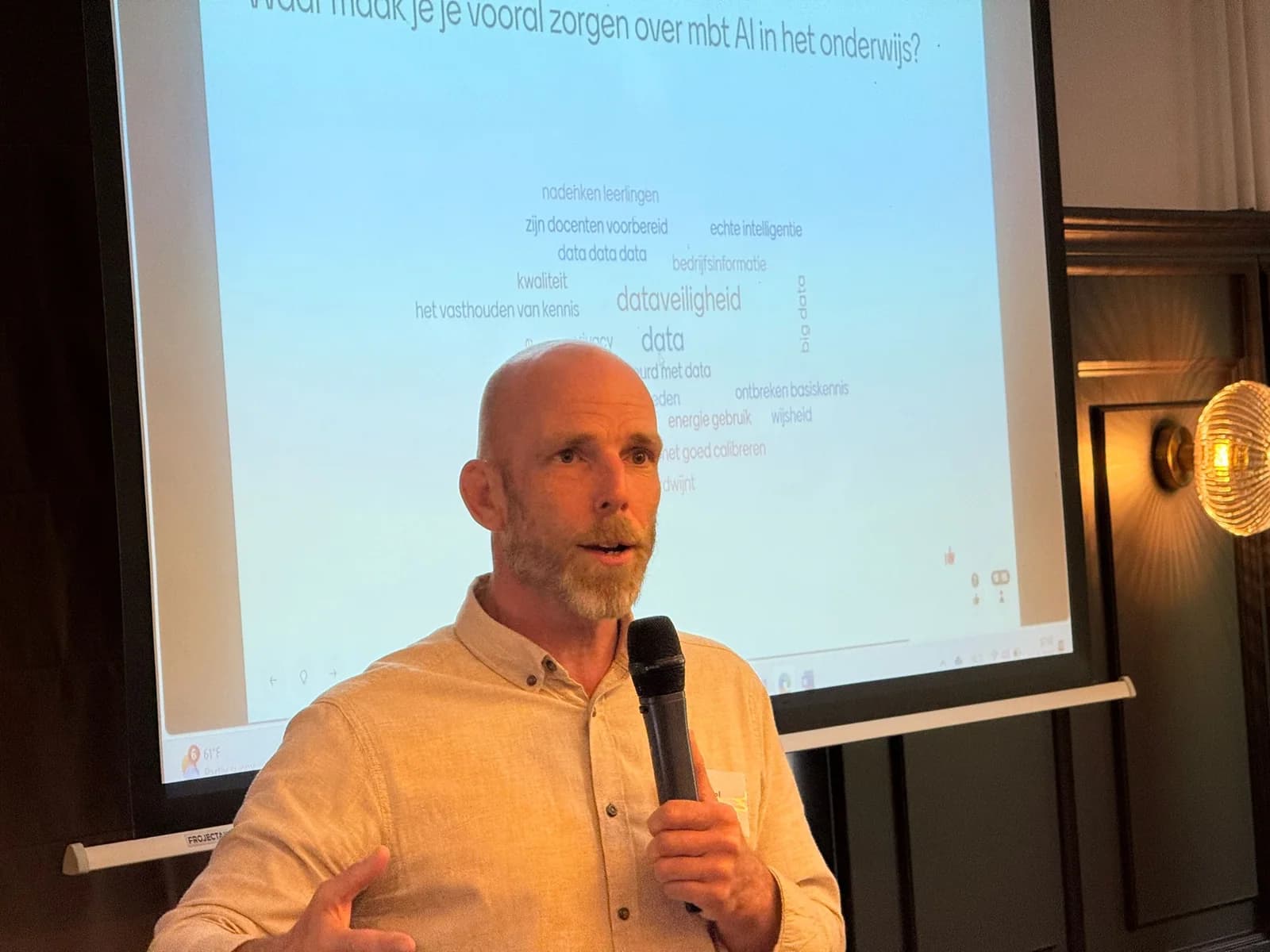Marcel Mutsaarts geeft een interactieve keynote over AI in het onderwijs.